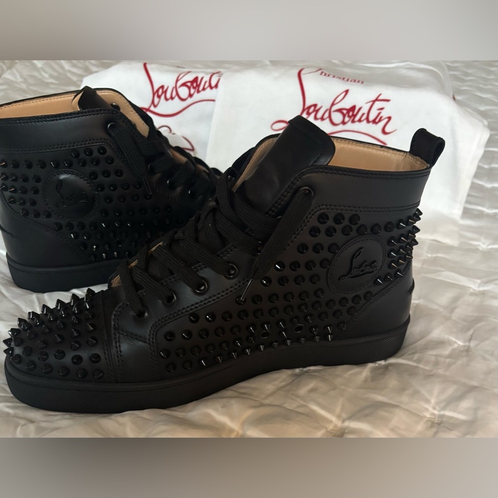 Louis Spikes
Christian Louboutin Men's Calf Leather Louis Spikes Sneakers - Picture 5 of 16